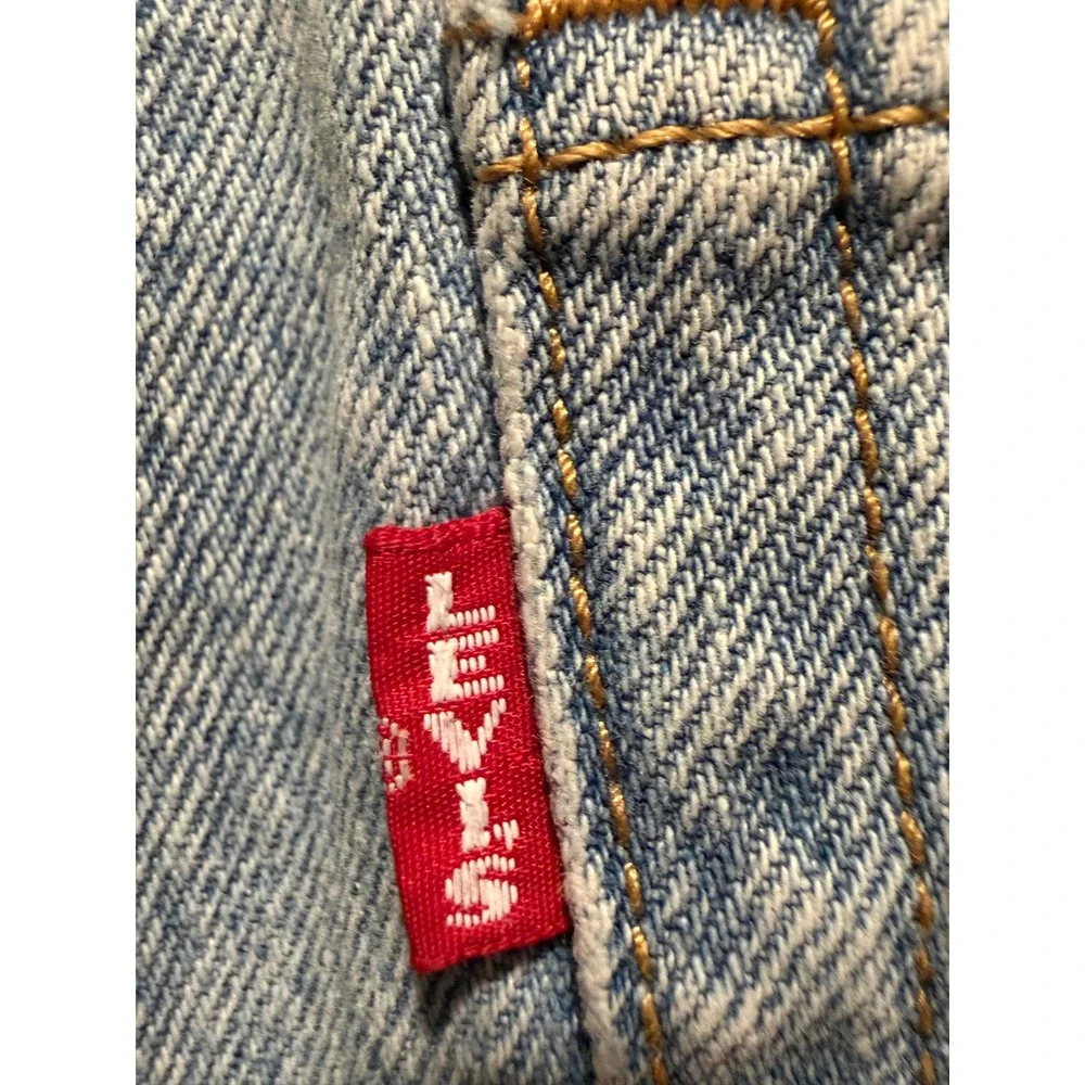 Levis Premium Wedgie Straight Jeans Light Wash Button Fly Denim Size 30